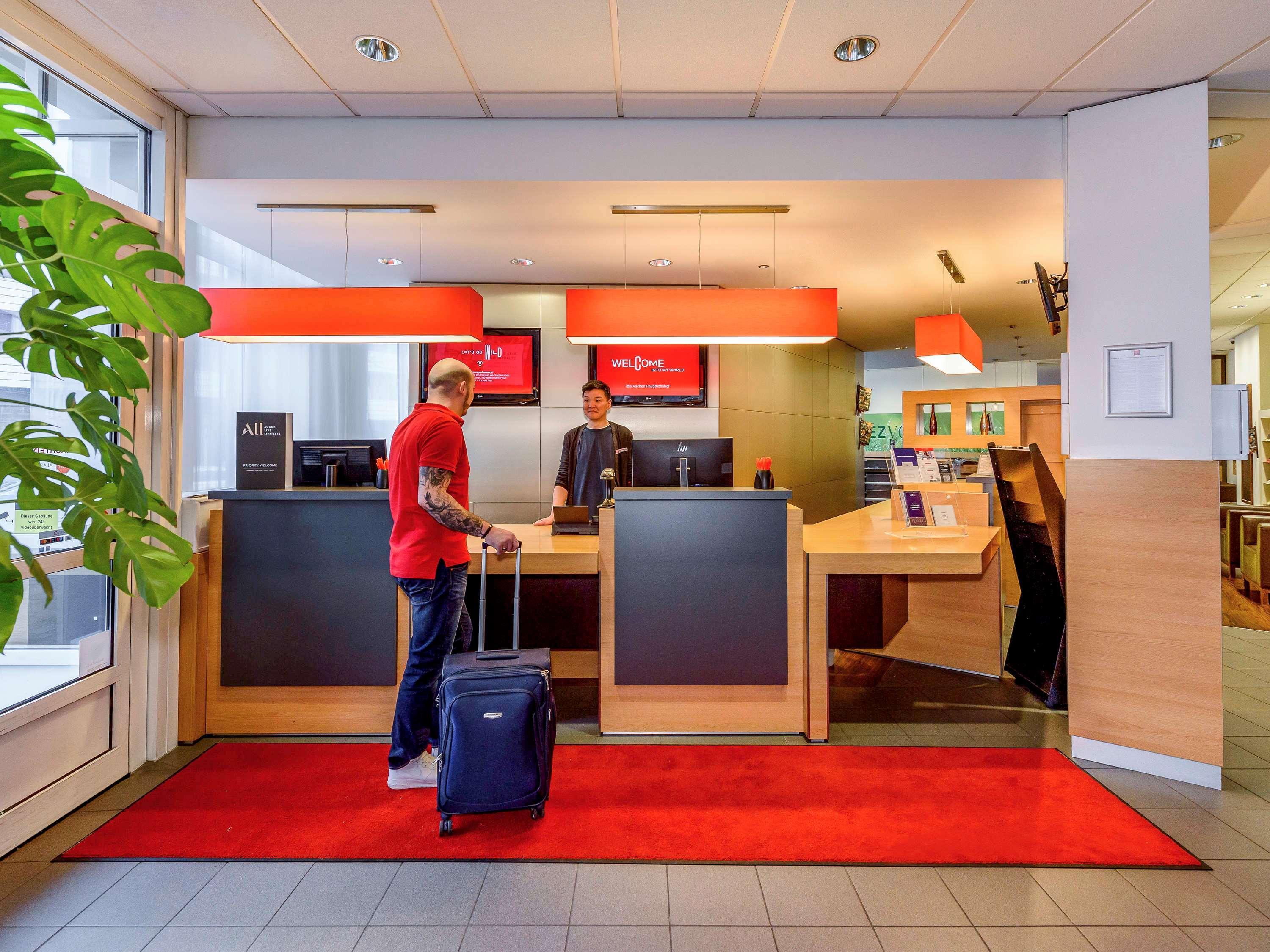 B&B Hotel Aachen-Hbf Exteriör bild