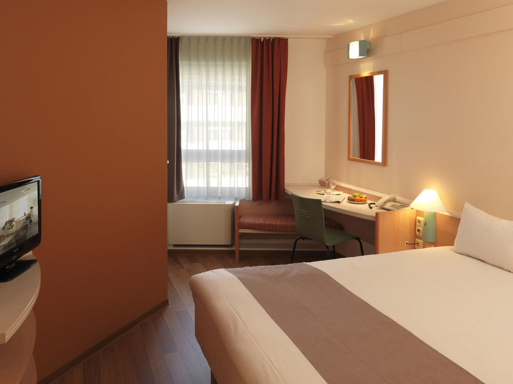 B&B Hotel Aachen-Hbf Exteriör bild